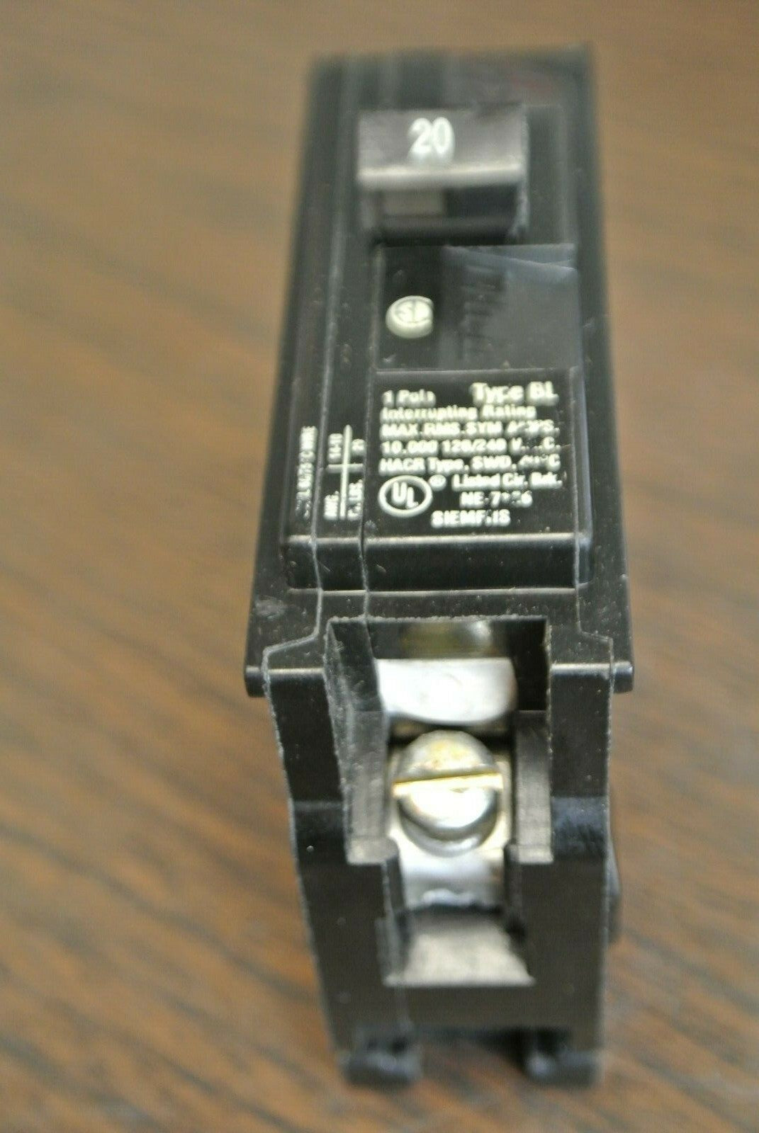 BOX of 10 / I-T-E B120 BOLT-ON CIRCUIT BREAKER 20A / 120/240VAC / 1-POLE3