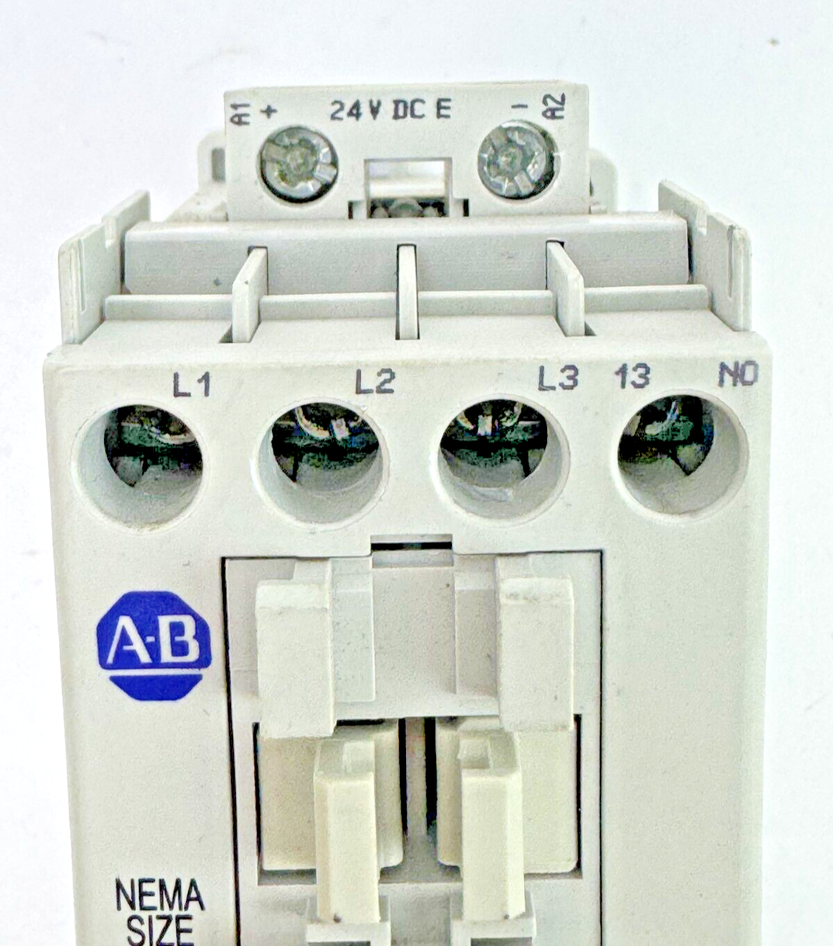 ALLEN BRADLEY - 300-AOE*930 SER. C & 193-EEDB SER. C - 600VAC 18A 3PH COIL 24VDC8