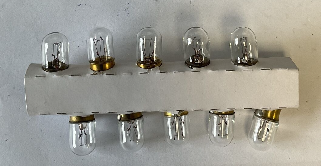 CEC 757 MINIATURE LAMPS BOX OF 102