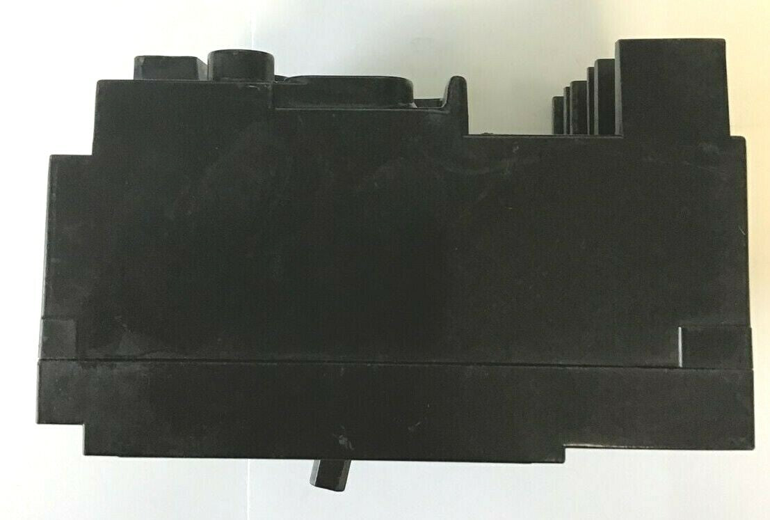 ITE EE3-B015 CIRCUIT BREAKER 125/250VDC 240VAC 15A 3POLE 2