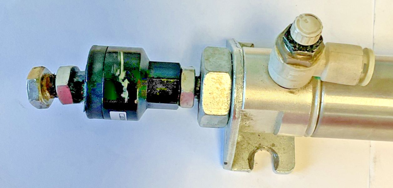 SMC NCDME106-0650-K59L CYLINDER AIR 250PSI 1.70MPA1