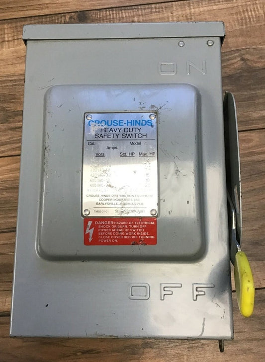 CROUSE-HINDS HU361AW HEAVY DUTY SAFETY SWITCH 30A 600VAC 3 POLES MODEL 40