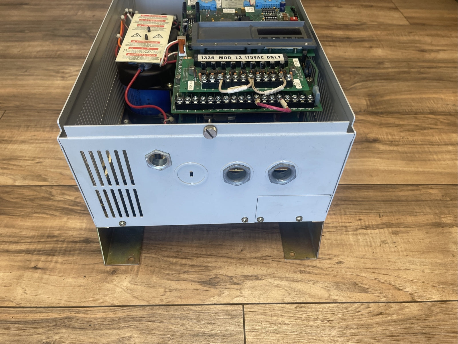 ALLEN BRADLEY 1336-B007-EAD-L3 AC DRIVE OUTPUT 8.6/9.3/10.4KVA 380/415/460VAC2