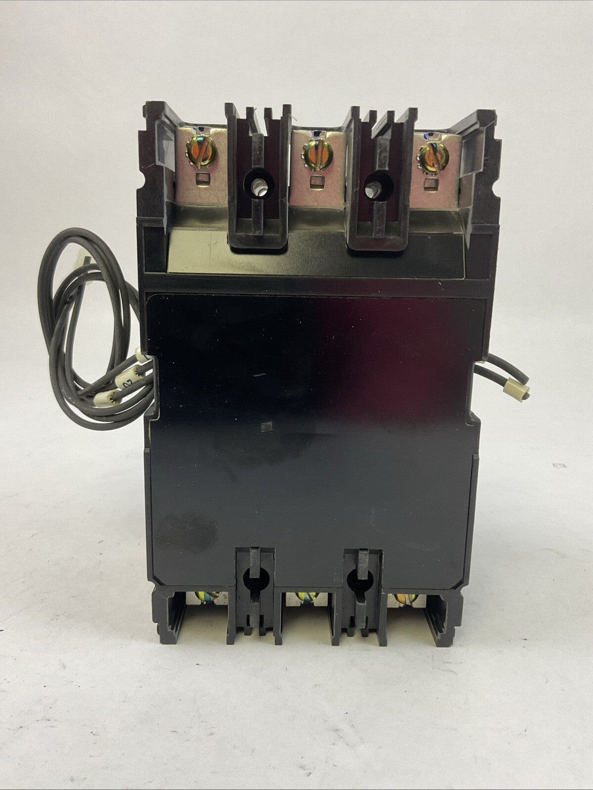 FUJI BU-ESB3015 CIRCUIT BREAKER 15A 600VAC 3P BU-WFH AUXILIARY SWITCH BU-FFH208A7