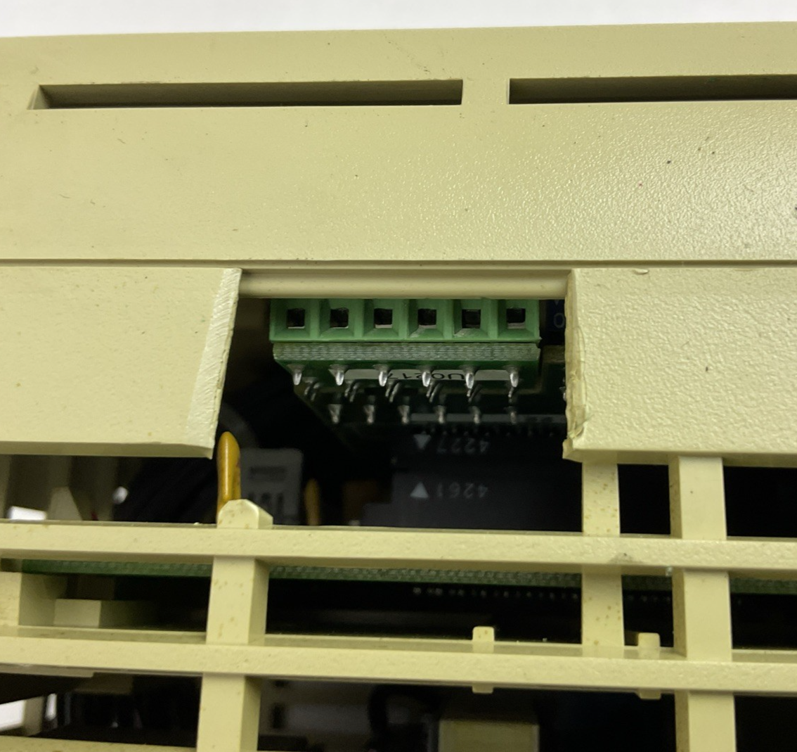 YASKAWA CIMR-P7U45P5 AC DRIVE OUTPUT 3PH 0-480V 12.5A 9.5kVA INPUT 3PH 380-480V7