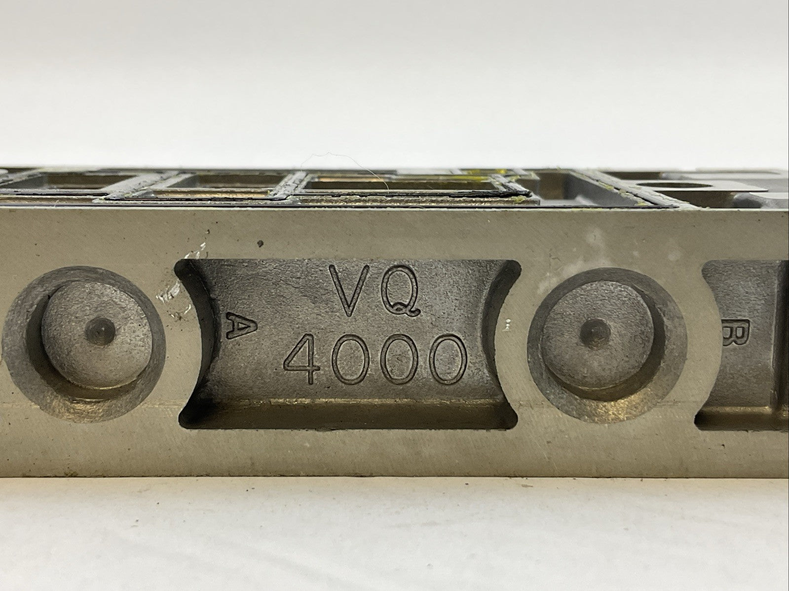 SMC MANIFOLD VALVE VQ 4000 (LOT OF 3)2