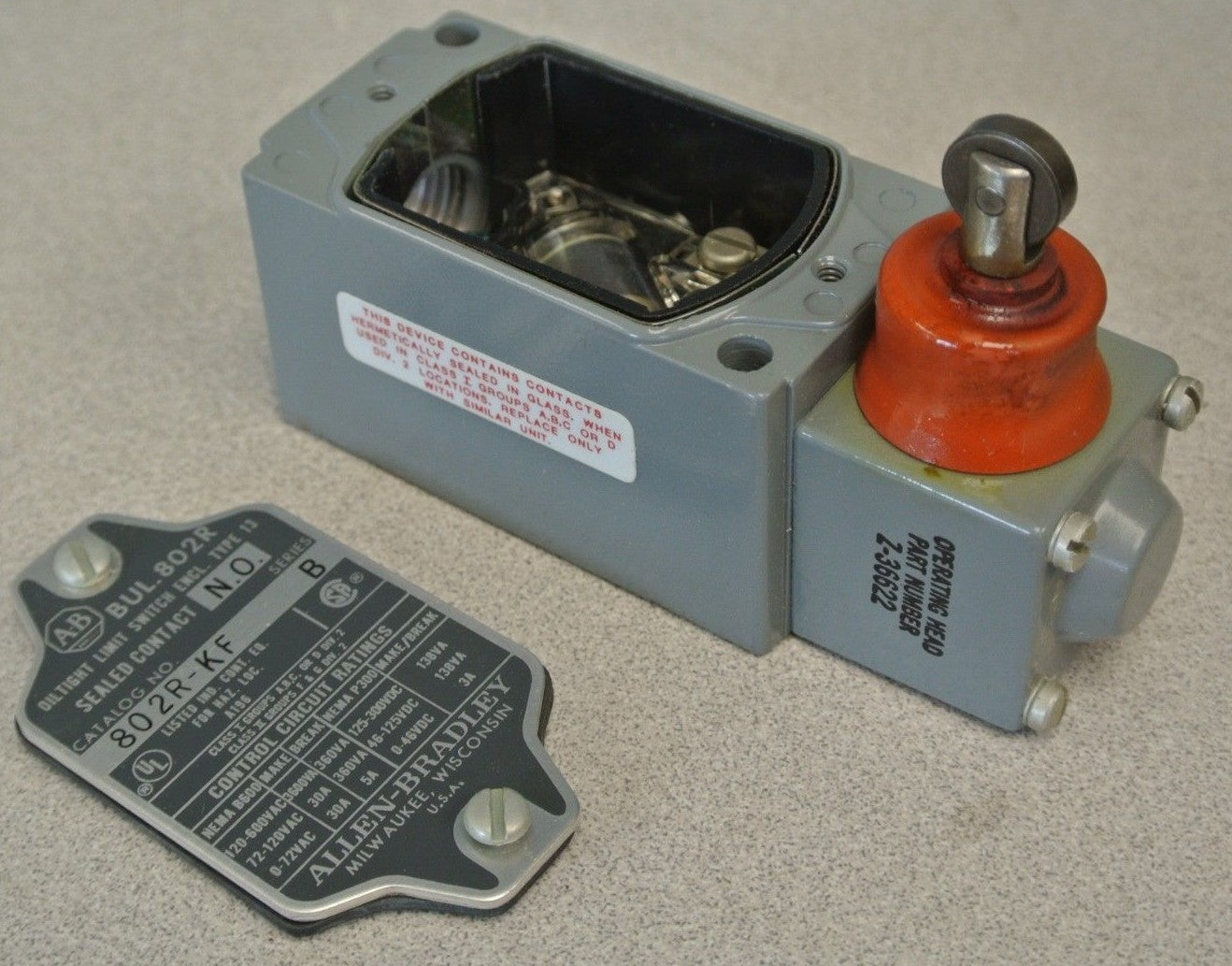 ALLEN-BRADLEY 802R-KF / OILTIGHT LIMIT SWITCH, SIDE PUSH ROLLER / NEW SURPLUS0