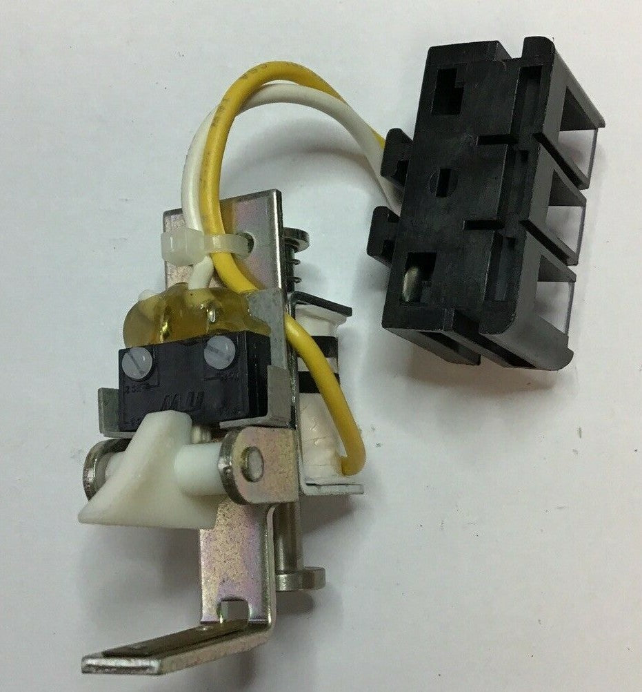 CUTLER HAMMER SHUNT TRIP SNT2T11K 240VAC 125VDC 50/60HX 6641C87G064