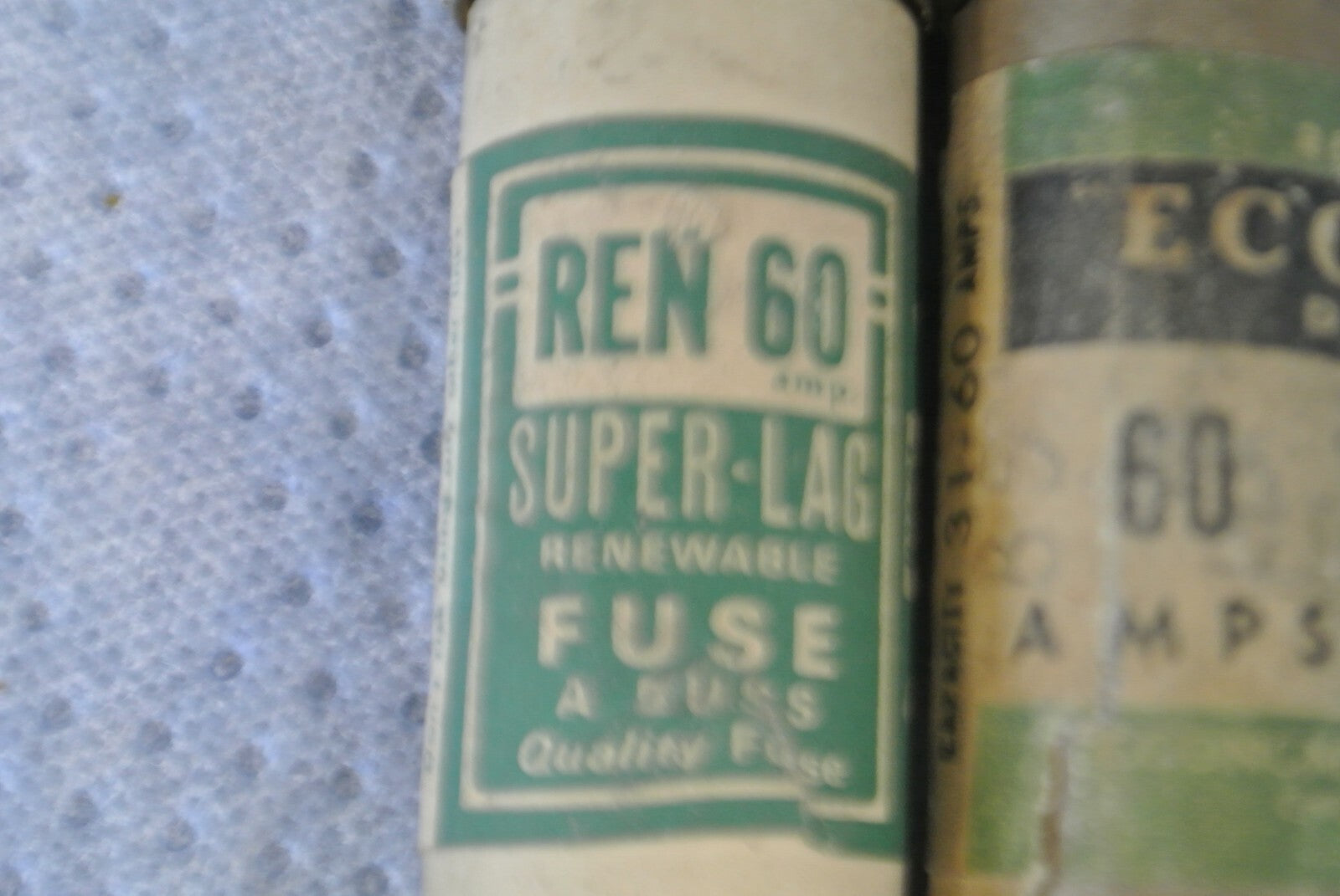 MIXED LOT of 14 RENEWABLE FUSES / 60A / 250V / GOULD-SHAWMUT, BUSSMANN, ECONOMY 2