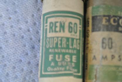 MIXED LOT of 14 RENEWABLE FUSES / 60A / 250V / GOULD-SHAWMUT, BUSSMANN, ECONOMY 2