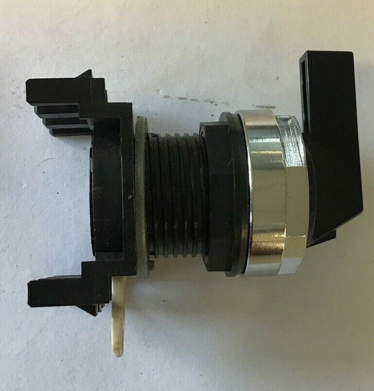 CUTLER HAMMER LEVER SELECTOR 3POS W/CUTLER HAMMER E22D 6