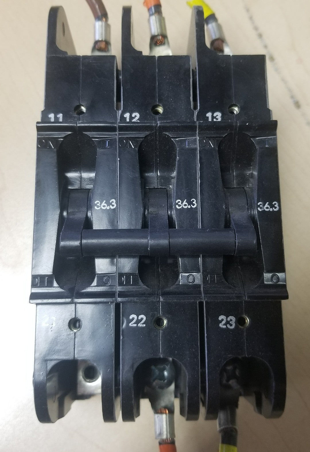 EATON / HEINEMANN CF3-Z229-14 CIRCUIT BREAKER - 600V, 193A LRA, 36.3A FLA0