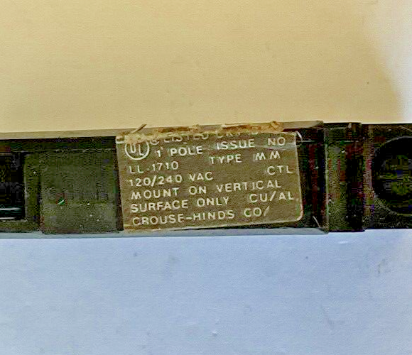 CROUSE-HINDS M120-L CIRCUIT BREAKER 1POLE 20A MM 120/240VAC***LOTOF6***2