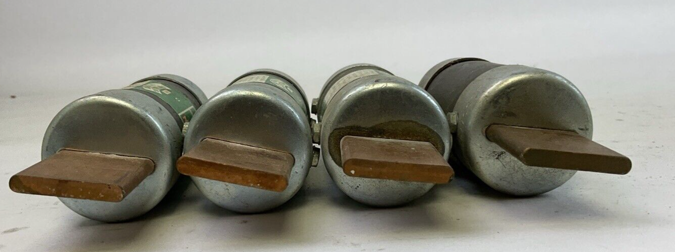 FUSETRON FRN125 DUAL ELEMENT TIME DEALY FUSE 125AMP 250VAC (LOT OF 4)4