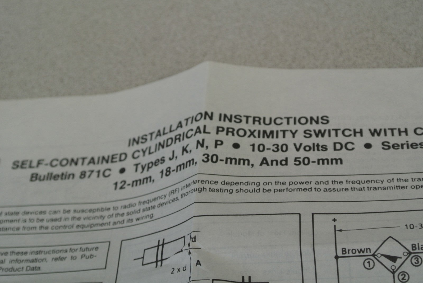 ALLEN-BRADLEY 871C-K8B18 CYLINDRICAL INDUCTIVE PROXIMITY SWITCH / 10-30VDC 18mm5