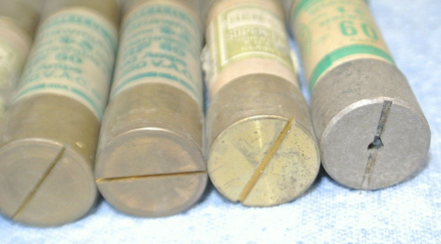 MIXED LOT of 14 RENEWABLE FUSES / 60A / 250V / GOULD-SHAWMUT, BUSSMANN, ECONOMY 1