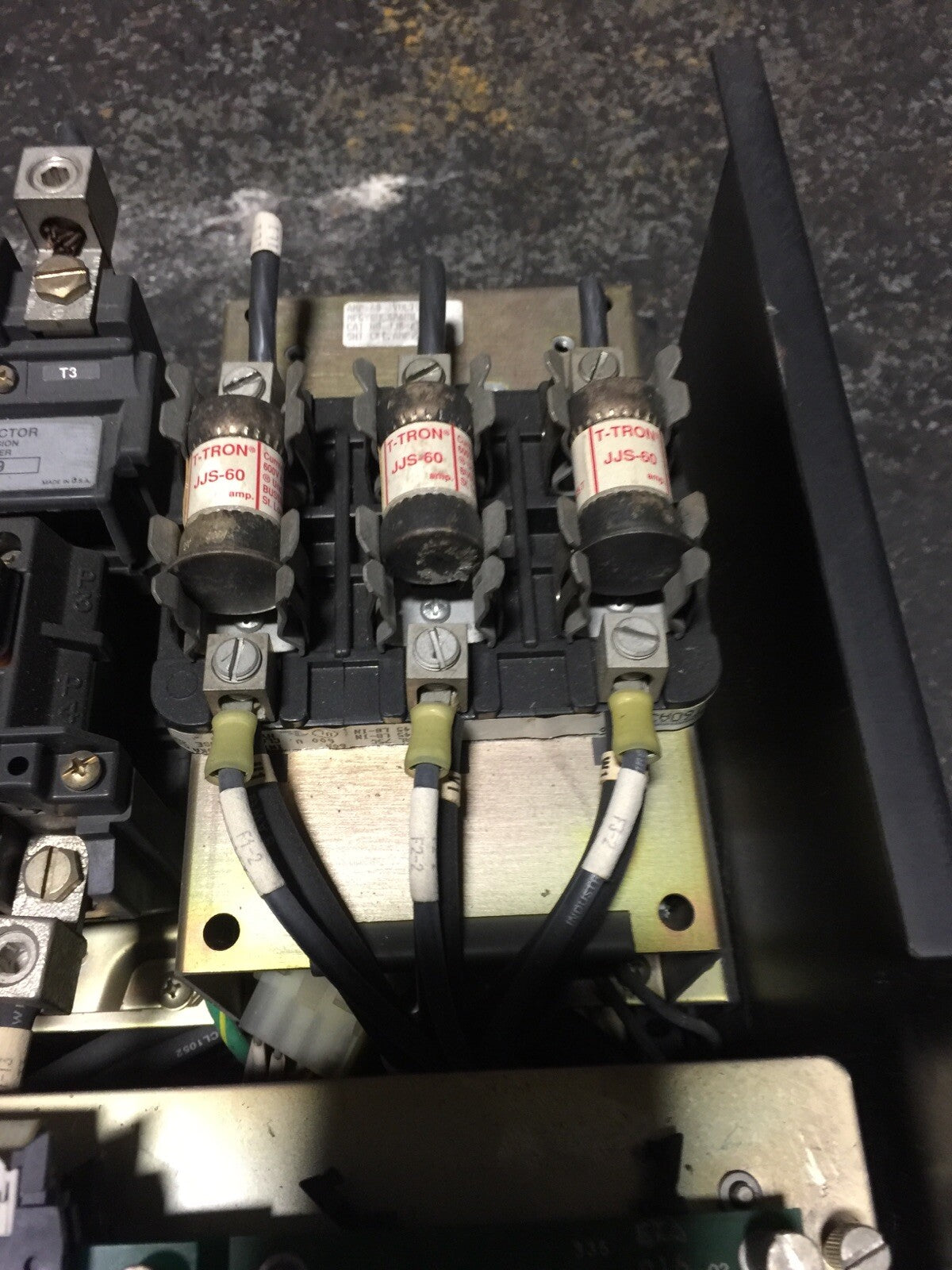 ALLEN BRADLEY 1392-B100-RK-MC-B-D1-F2-F4 AC DRIVE OUTPUT 440VAC 60A 3PH INPUT9