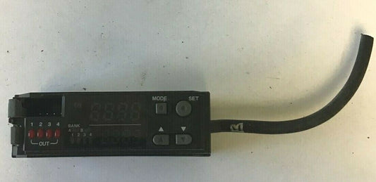 KEYENCE CZ-V21A DIGITAL FIBER OPTIC AMPLIFIER UNIT 24VDC  0