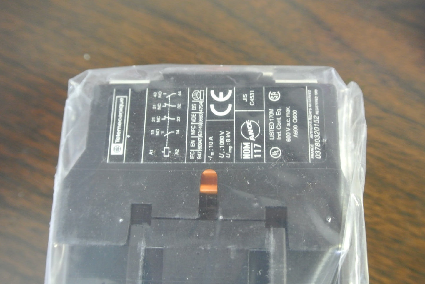 TELEMECANIQUE CA2DN22U6 CONTROL RELAY / AUX. CONTACTOR - 240V, 60Hz COIL3