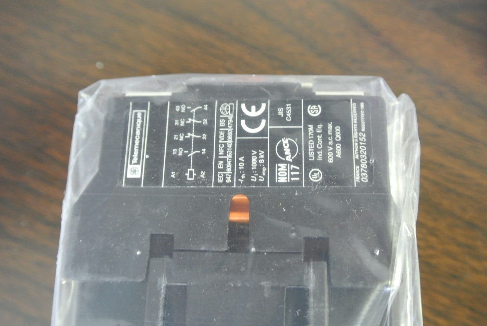 TELEMECANIQUE CA2DN22U6 CONTROL RELAY / AUX. CONTACTOR - 240V, 60Hz COIL3