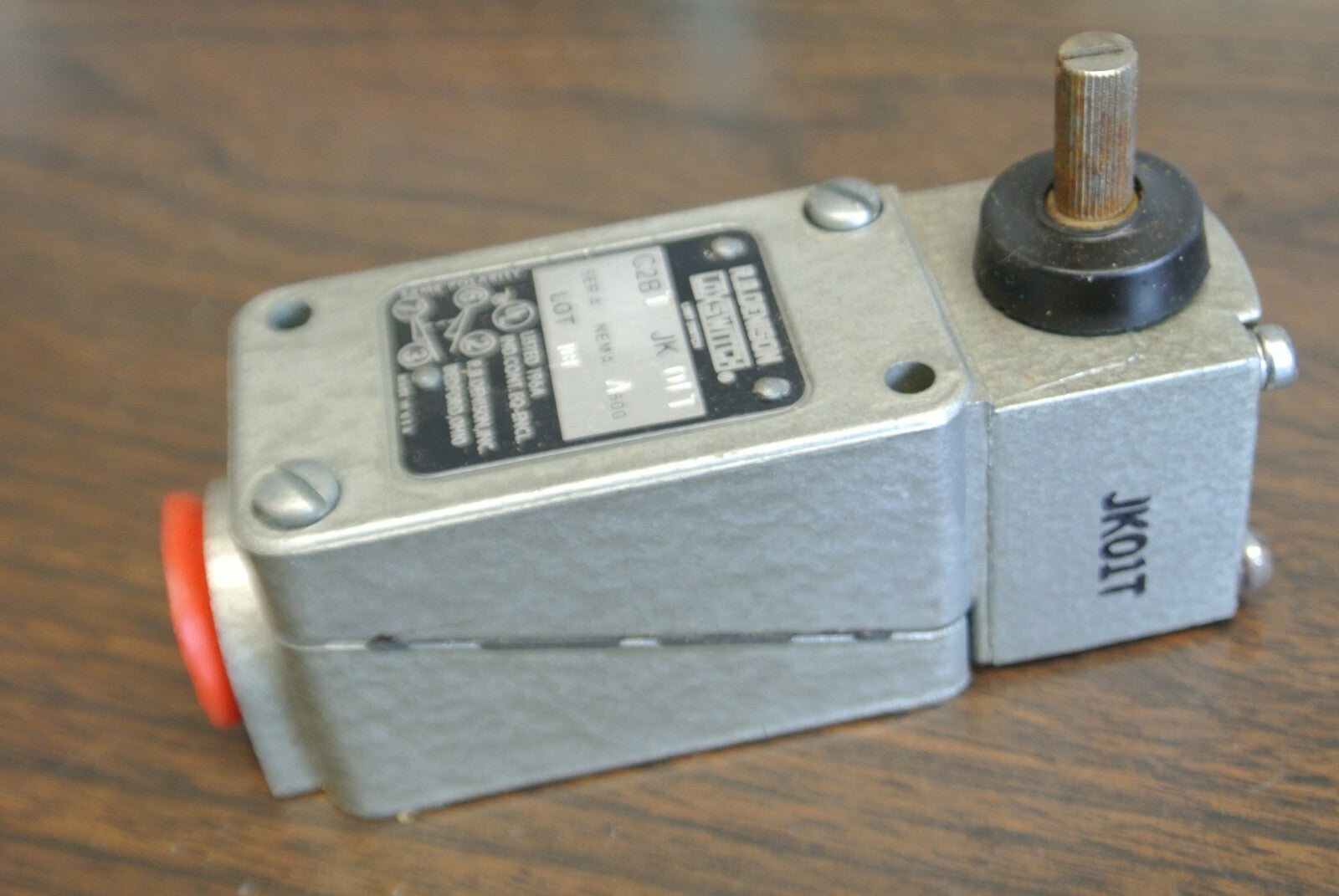 GOULD / R.B. DENISON C2BT-JK01T LOX-SWITCH / NEMA A600 / NEW SURPLUS4