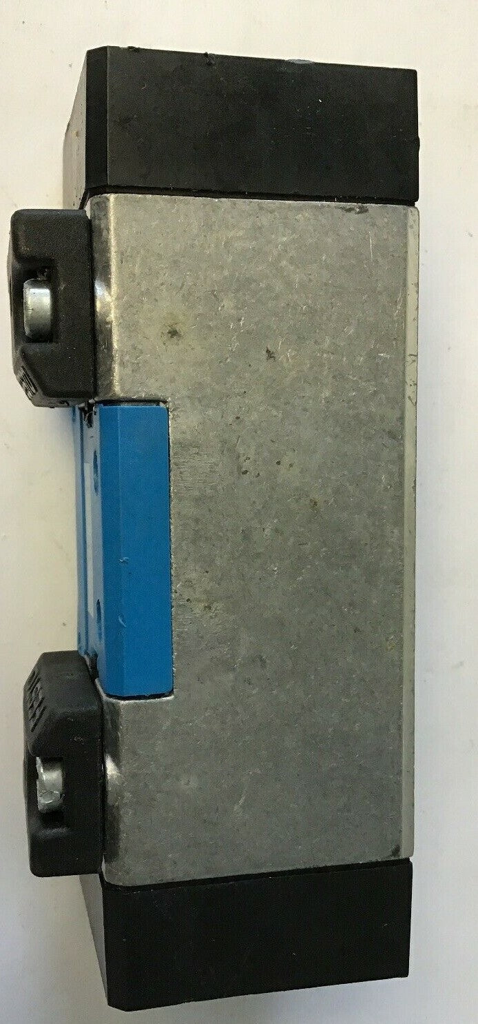 FESTO VL-5/3E-D-1-C PNEUMATIC VALVE1