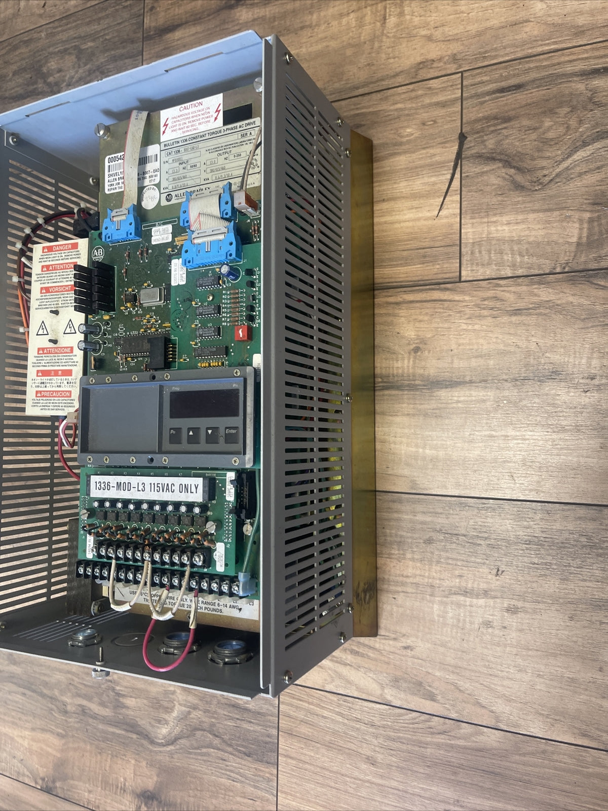 ALLEN BRADLEY 1336-B007-EAD-L3 AC DRIVE OUTPUT 8.6/9.3/10.4KVA 380/415/460VAC3