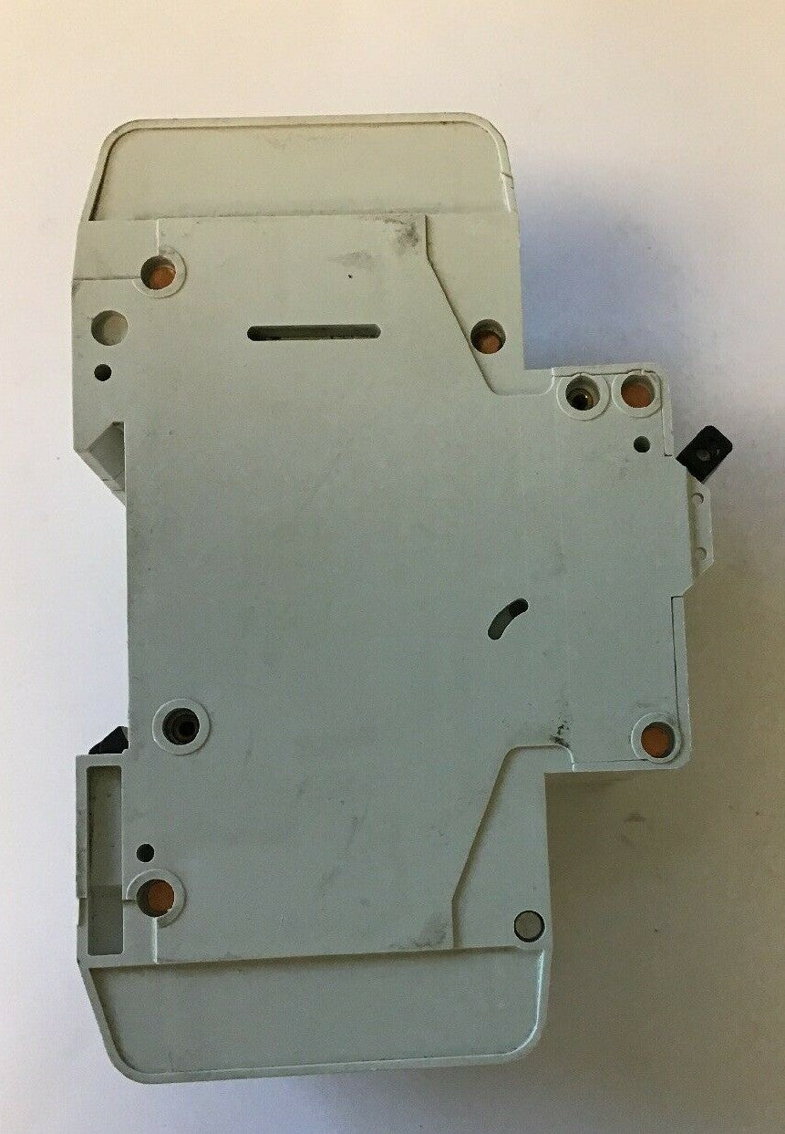 MOELLER FAZ-D6/3-RT 3POLE CIRCUIT BREAKER 415VAC 50/60HZ**LOTOF4**4