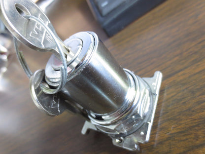 2-POSITION LOCK WITH 2 KEYS - ALLEN-BRADLEY? CAM 1 0510 - CONTROL PANEL SWITCH?2