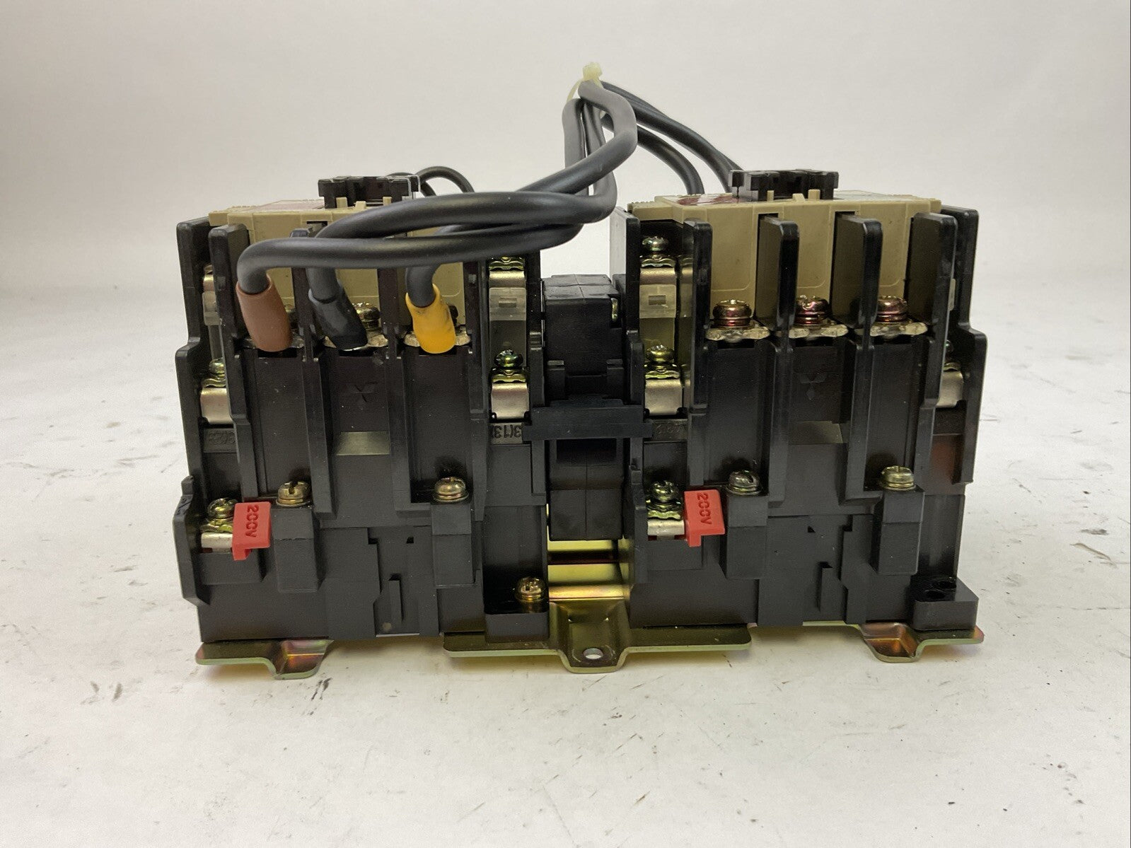 MITSUBISHI REVERSING CONTACTOR S-K35 60A COIL 200V3