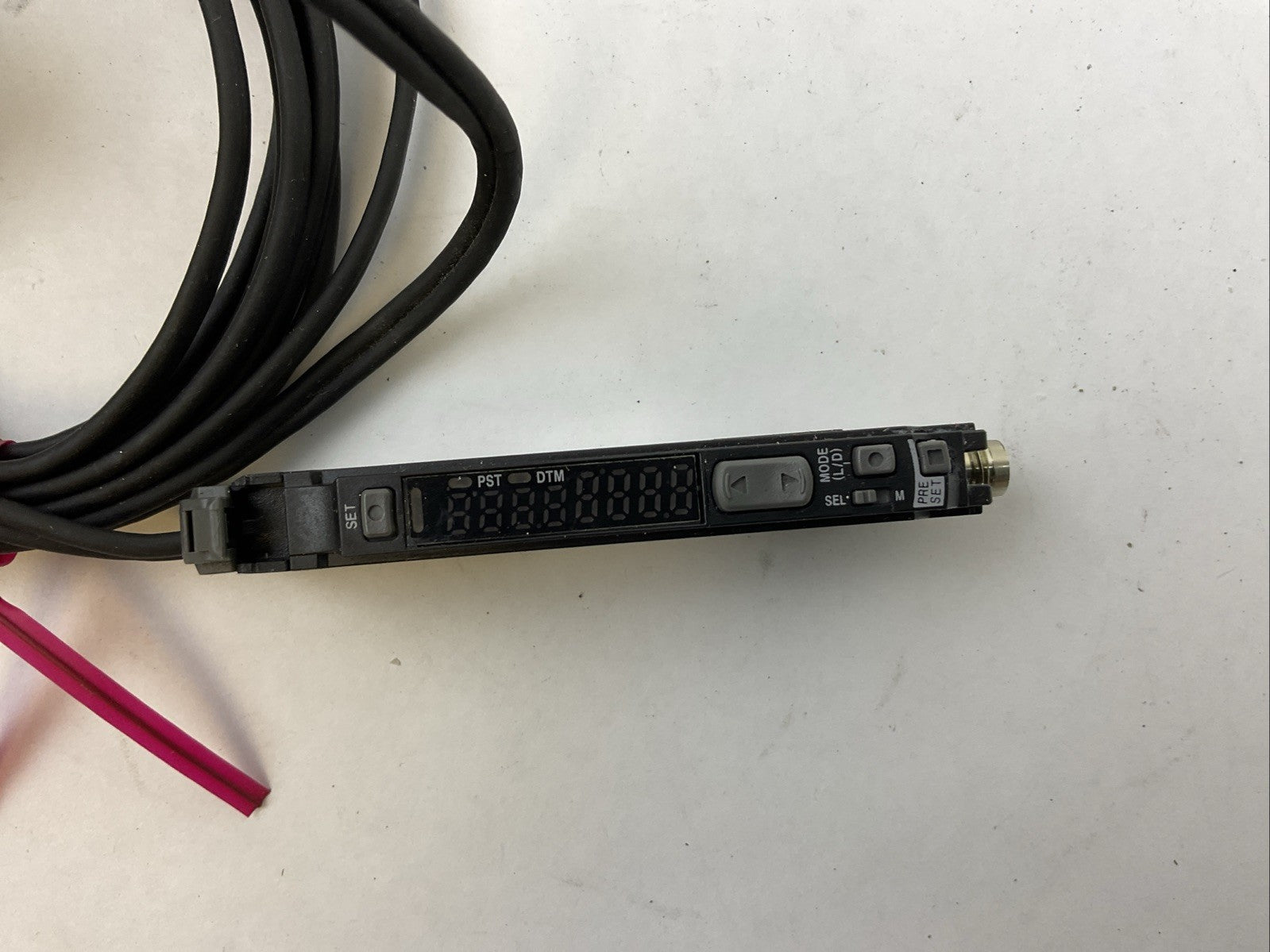 KEYENCE LV-N11CN 24VDC LV-NH37 SENSOR2