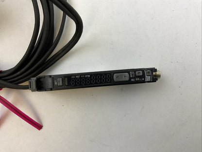 KEYENCE LV-N11CN 24VDC LV-NH37 SENSOR2