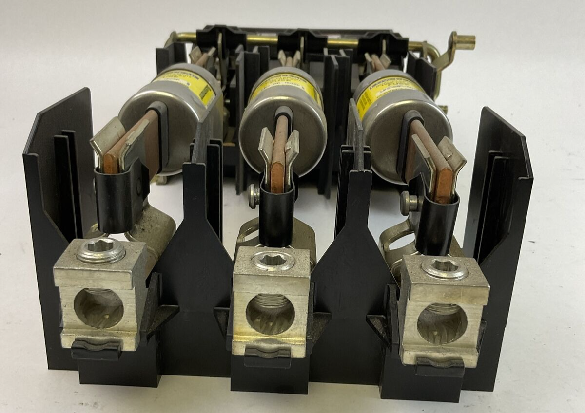 FURNAS D46122-001 DISCONNECT SWITCH 200AMP LPS-RK-150SP 150A 600VAC 300VDC FUSE3