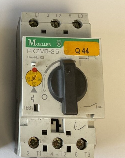 MOELLER PKZM0-2.5 CIRCUIT BREAKER MOTOR SER.3(1)  SER.2(1) 600VAC ***LOTOF2***1