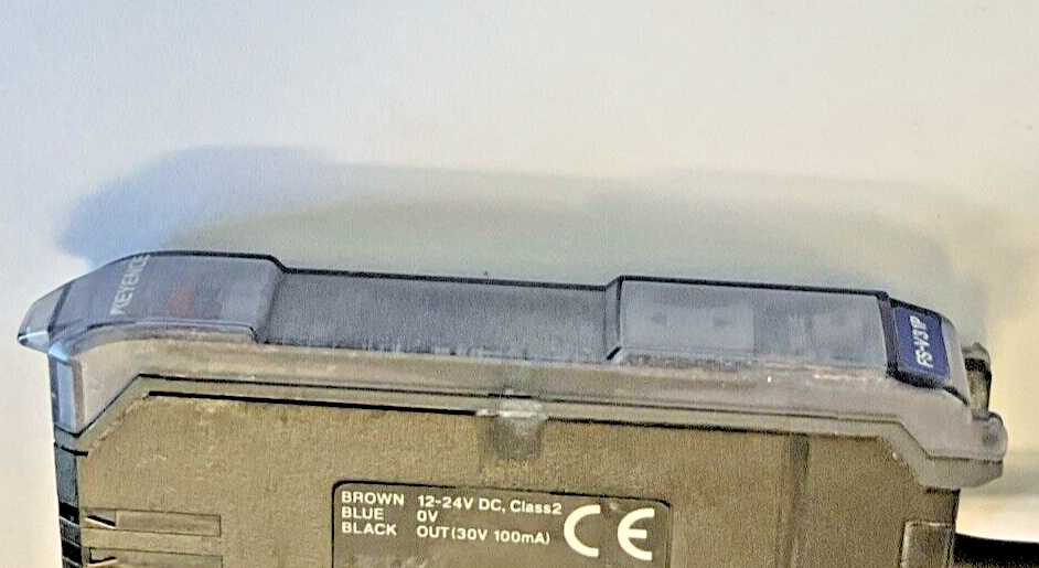 KEYENCE FS-V31P FIBER OPTIC PHOTOELECTRIC SENSOR 12-24VDC 30V 100MA **CORD CUT**3