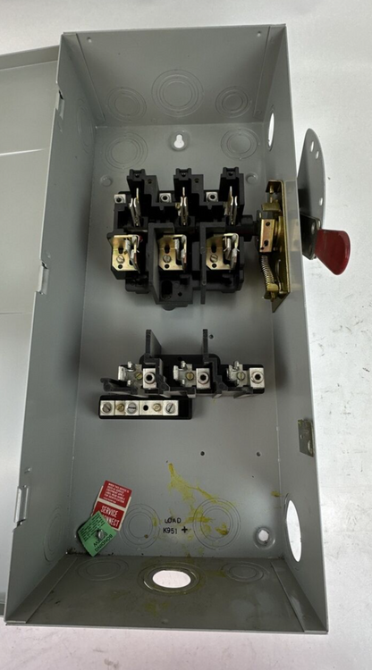 GE TG4323 FUSIBLE SAFETY SWITCH MOD 7 100A 240VAC 3PH 30HP 250VDC 20HP 3P TYPE 18