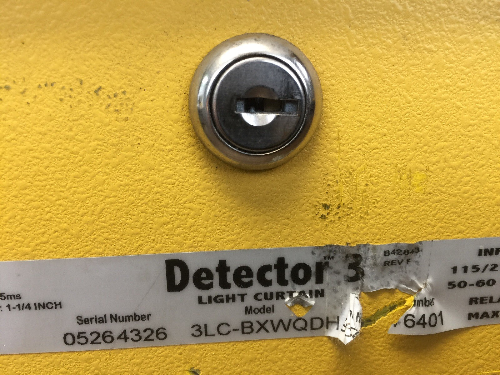 DATA INSTUMENTS/HONEYWELL 3LC-BXWQDH DETECTOR 3 LIGHT CURTAIN CONTROLLER 1