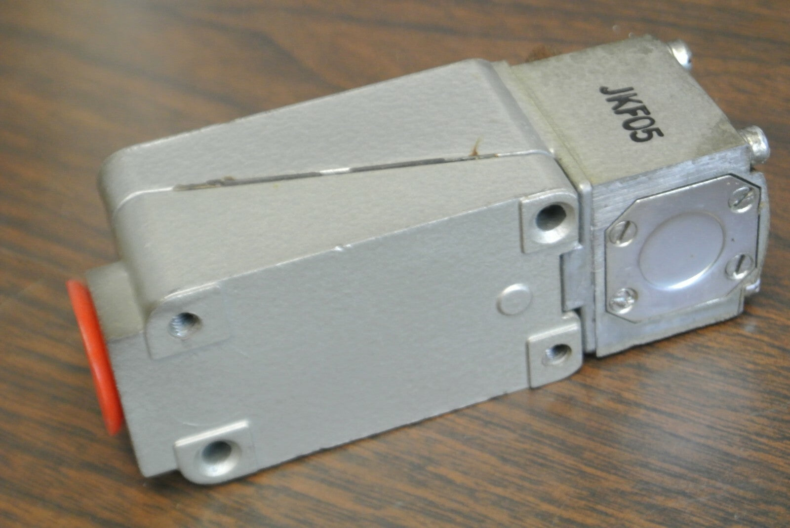 R.B. DENISON C2B-JKF05 LoxSwitch LIMIT SWITCH / 600VAC MAX / NEW SURPLUS 4