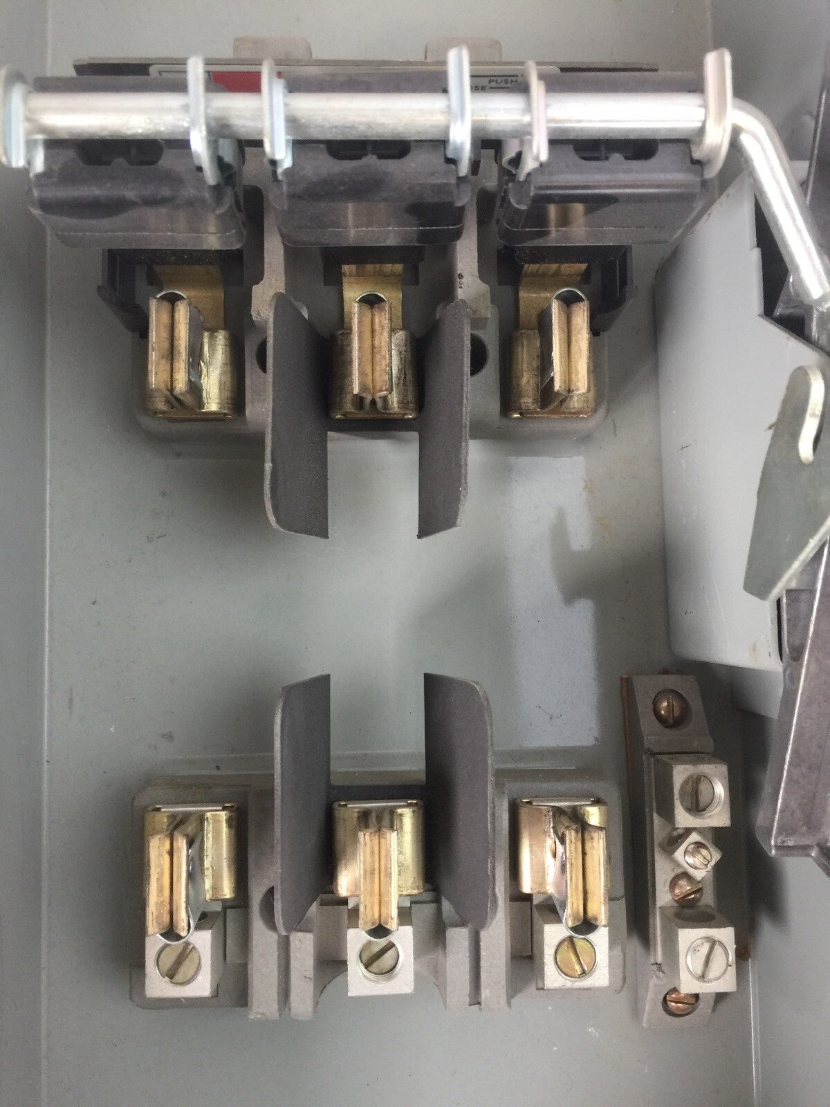 ITE JN423 ENCLOSED SWITCH 100A 240VAC 30HP TYPE 1 ENCLOSURE VACU-BREAK SWITCH W10