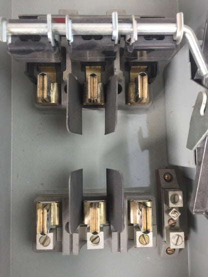 ITE JN423 ENCLOSED SWITCH 100A 240VAC 30HP TYPE 1 ENCLOSURE VACU-BREAK SWITCH W10
