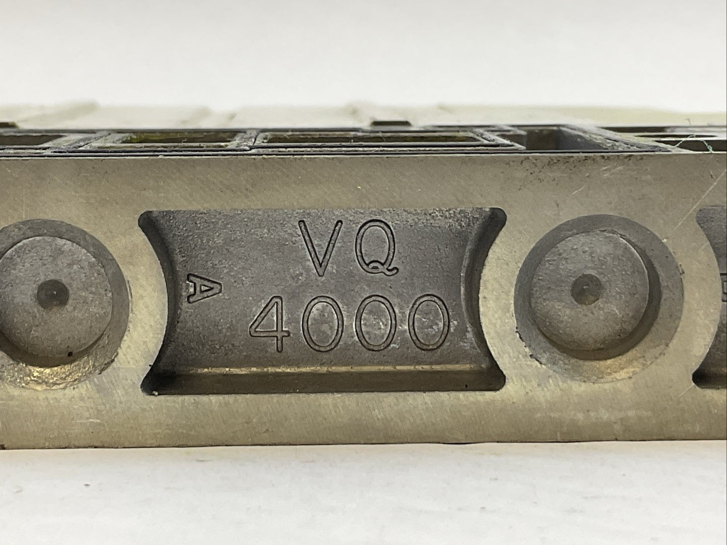 SMC SOLENOID VALVE VQ4400-5 ARBQ4000-N0 VQ 40003