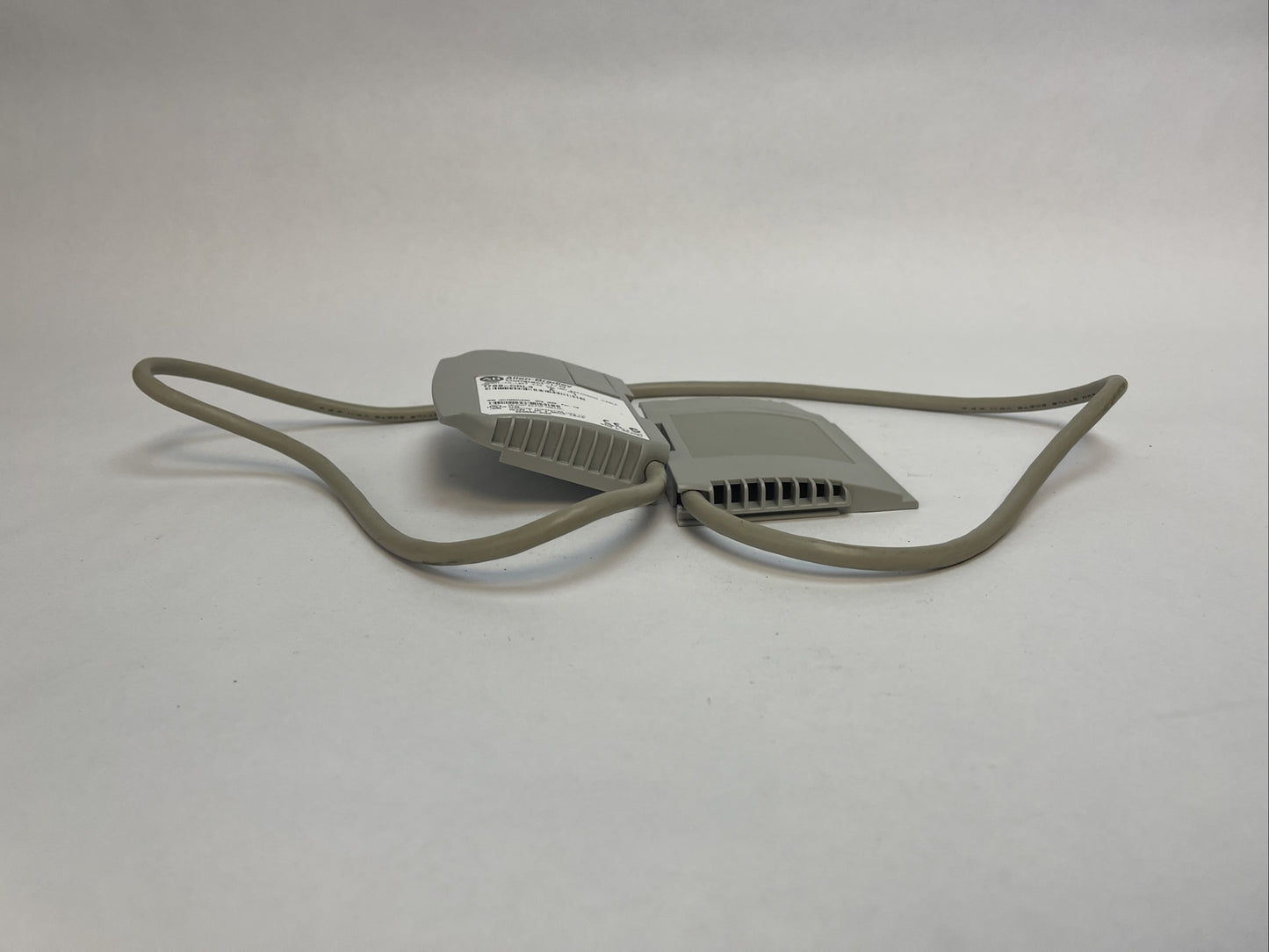 ALLEN BRADLEY 1769-CRL3 COMPACT I/O SER A REV 1 RIGHT-TO-LEFT 3.28FT EXPANSION2