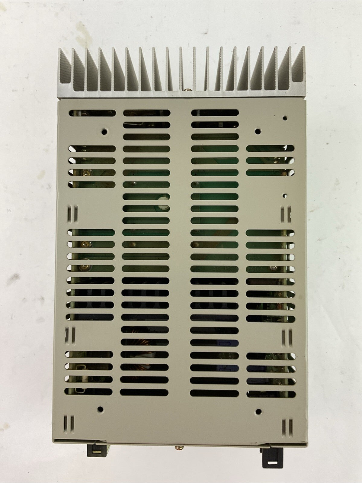 OMRON S82F-2424P POWER SUPPLY OUTPUT 24VDC 10A INPUT 100-120/200-240VAC 11A3