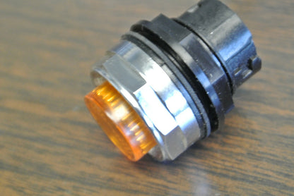 CUTLER-HAMMER E22TA ILLUMINATED OPERATOR EXT. BUTTON / AMBER / NEW SURPLUS2