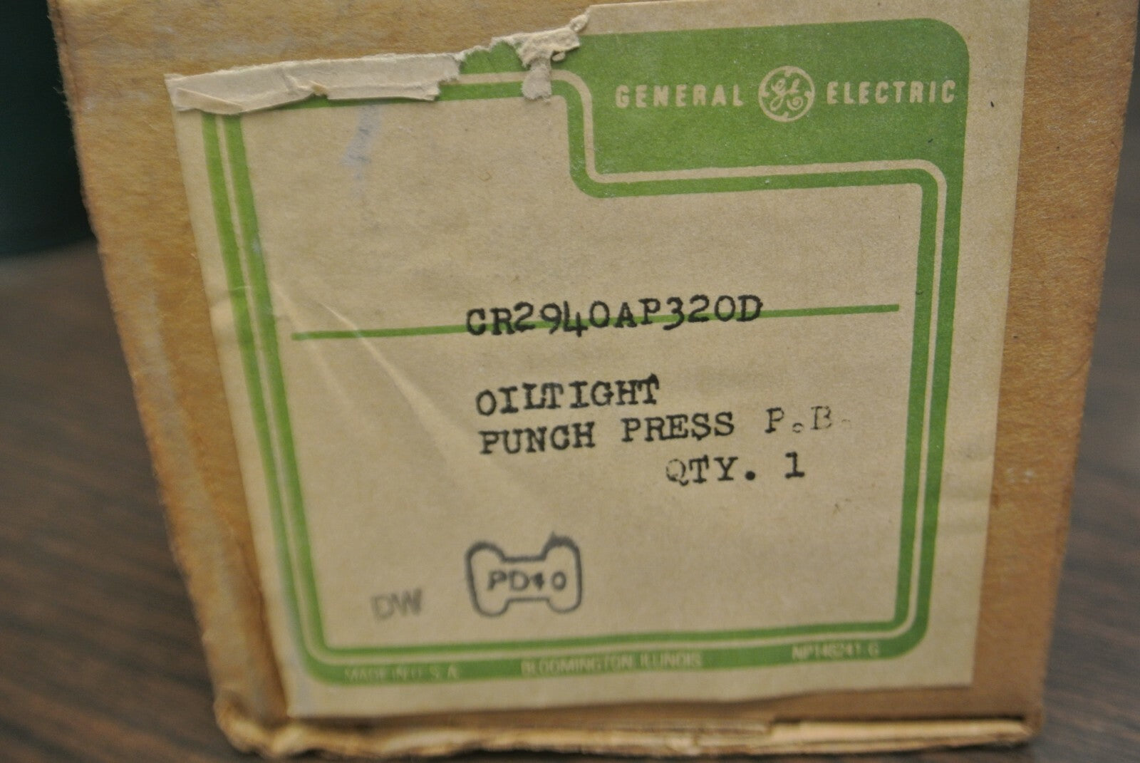 GENERAL ELECTRIC CR2940AP320D OILTIGHT PUNCH PRESS PUSHBUTTON / NEW SURPLUS8