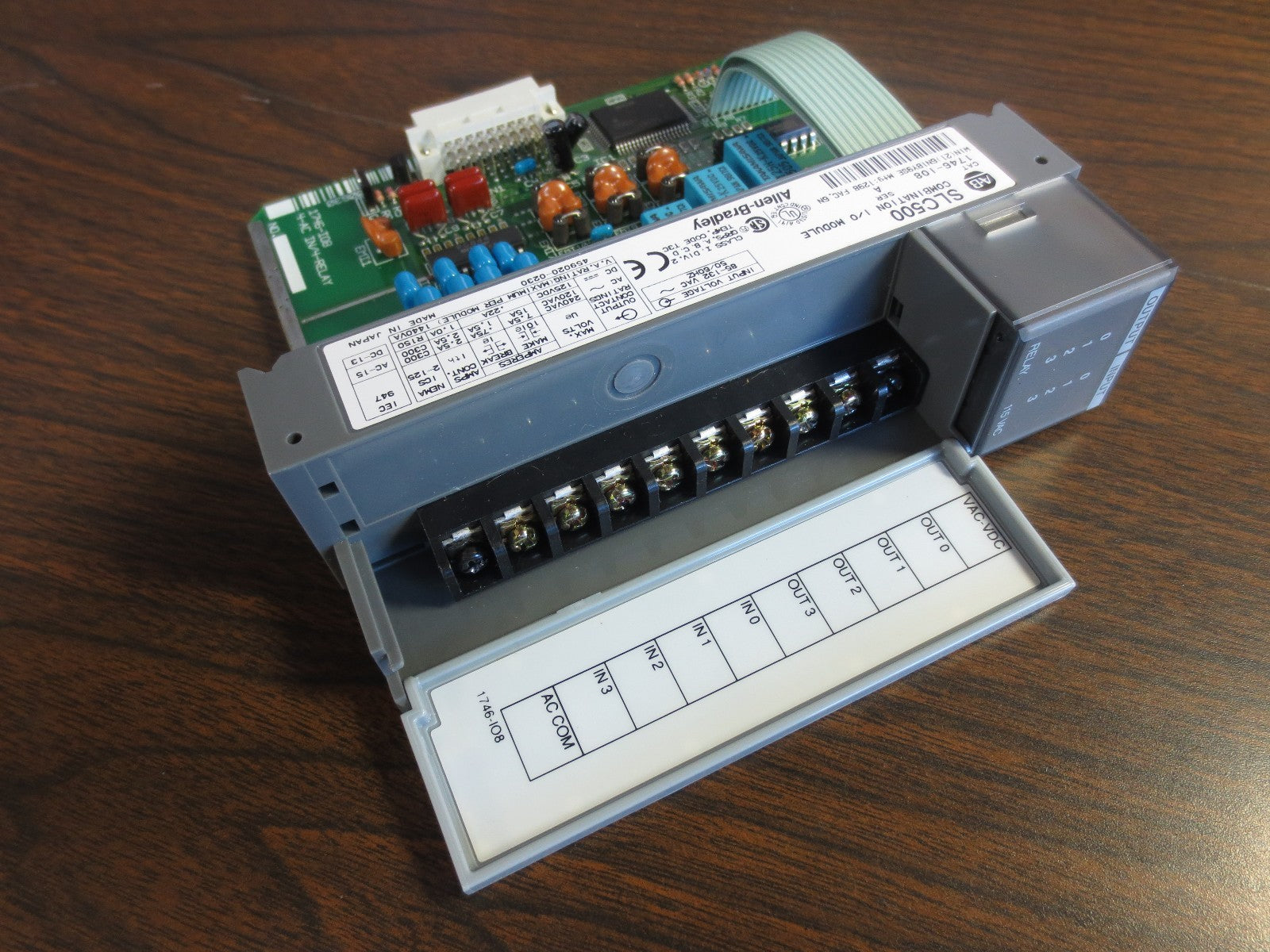 ALLEN-BRADLEY 1746-IO8 SLC500 COMBINATION I/O MODULE Ser. A - CLEAN!!!2