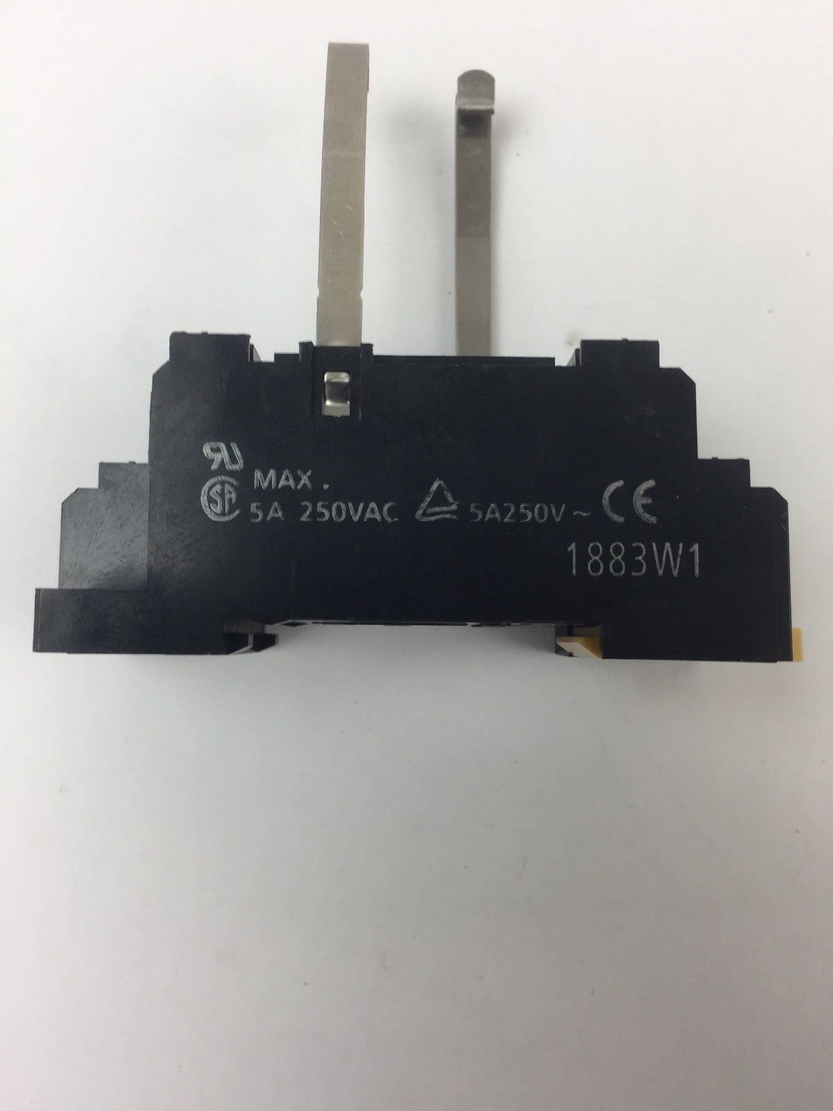 OMRON MY4Z-CR RELAY 220/240 VAC WITH OMRON PYF14A-E RELAY SOCKET10