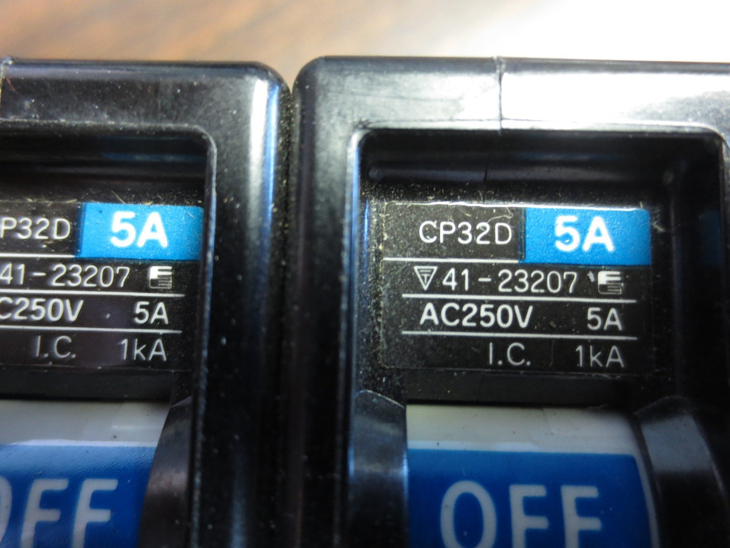 FUJI ELECTRIC CP32D CIRCUIT BREAKER 5A, 250VAC, 2-POLE - 41-232071