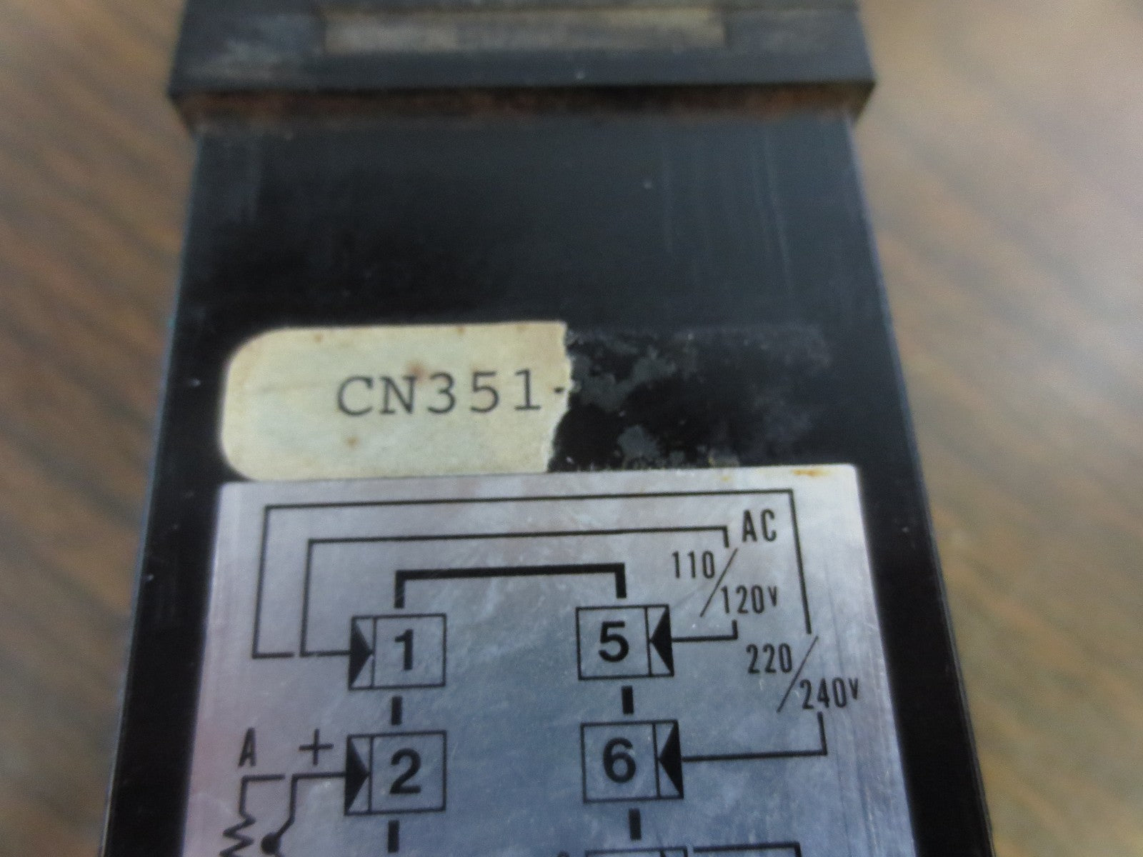 OMEGA CN350 TEMPERATURE CONTROLLER - 0-499¡ F, DIGITAL1