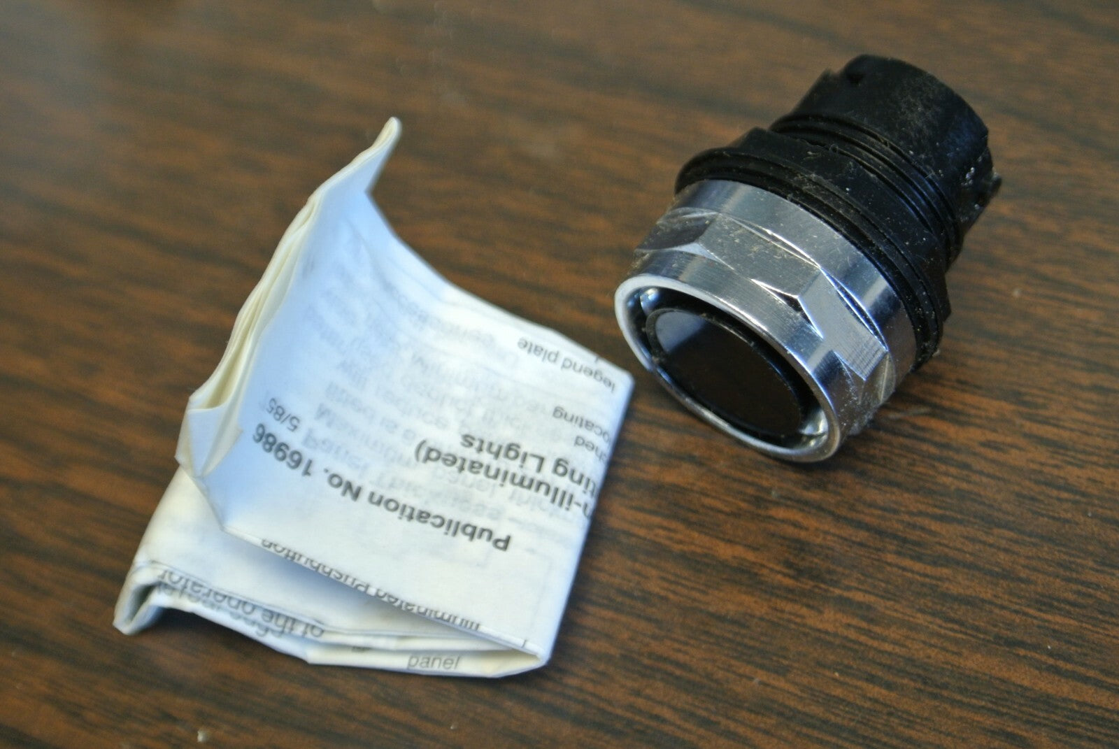 CUTLER-HAMMER E22PB FLUSH PUSHBUTTON OPERATOR / BLACK / 25mm / NEW SURPLUS3